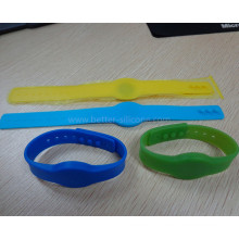 Bracelet en silicone en caoutchouc RFID intelligent de promotion